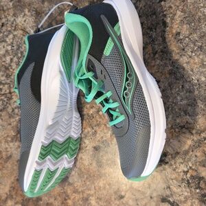 Saucony Size 5‎ Youth Boy's NEW Gray and Green Athletic Running Shoes